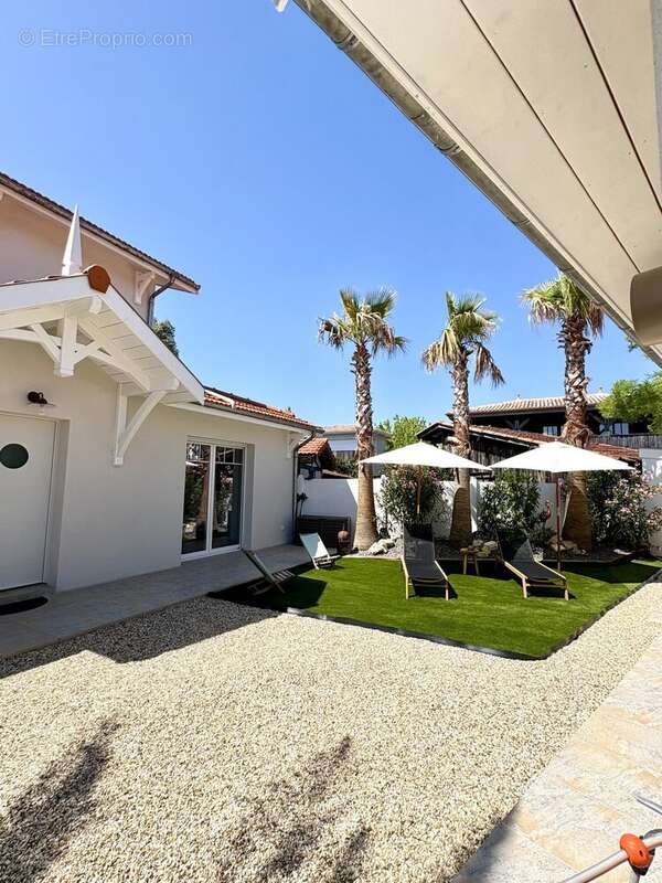 Maison à ARES