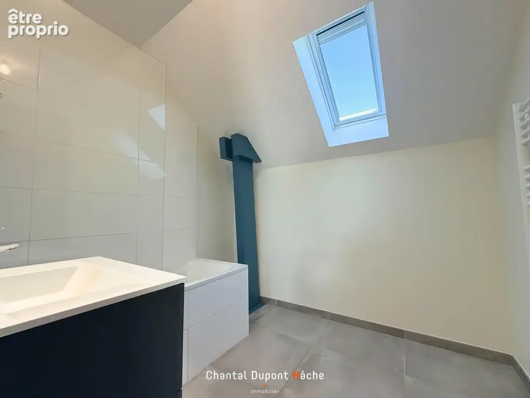 CHARTRES VILLAINES - Maison contemporaine de 2022, 6 chambres, garage, terrasse et petit jardin. - photo 18