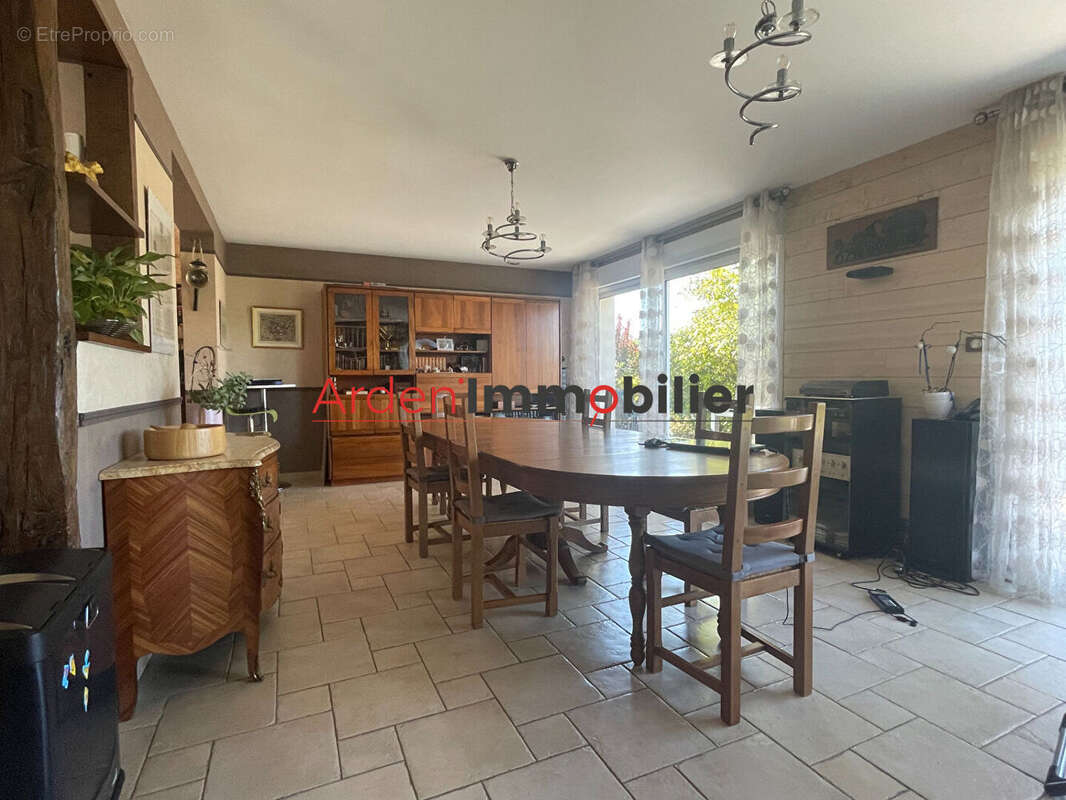 Maison à CHATEAU-PORCIEN