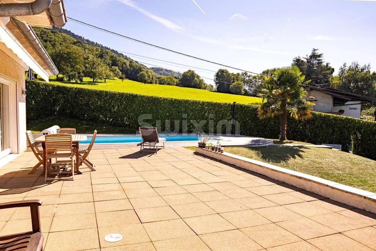 Maison à SAINT-CERGUES