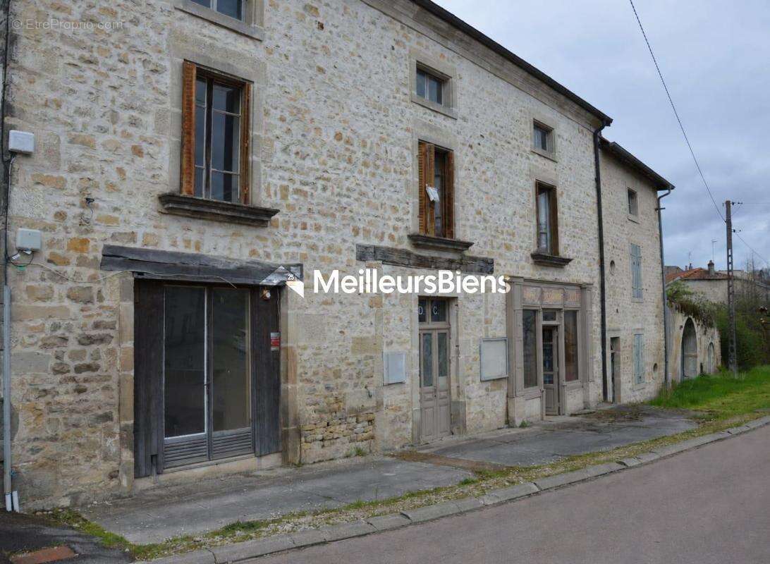 Maison à SENAIDE