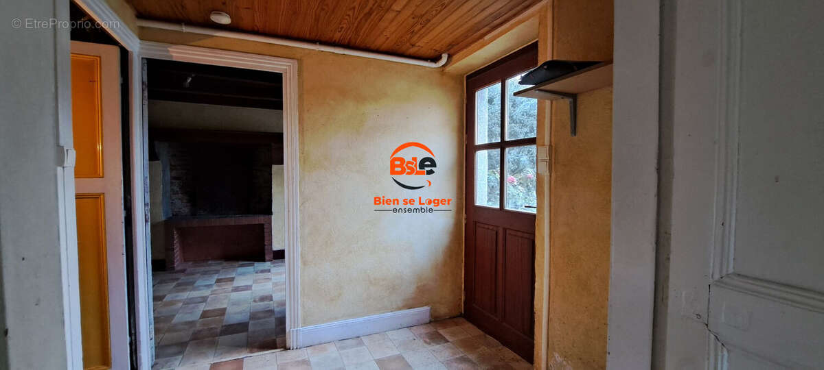 Maison à SAINT-HILAIRE-LA-CROIX