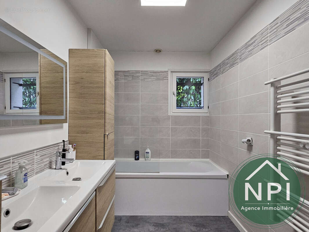 Maison à LIVRY-SUR-SEINE