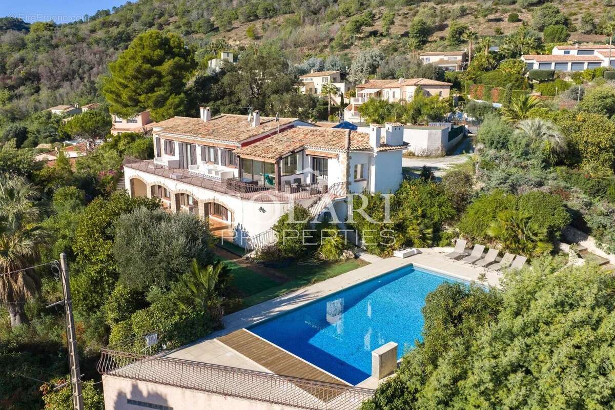 Maison à MANDELIEU-LA-NAPOULE