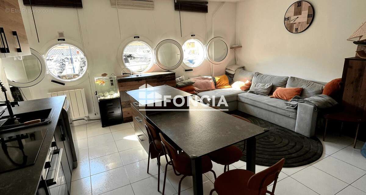 Appartement à MANDELIEU-LA-NAPOULE