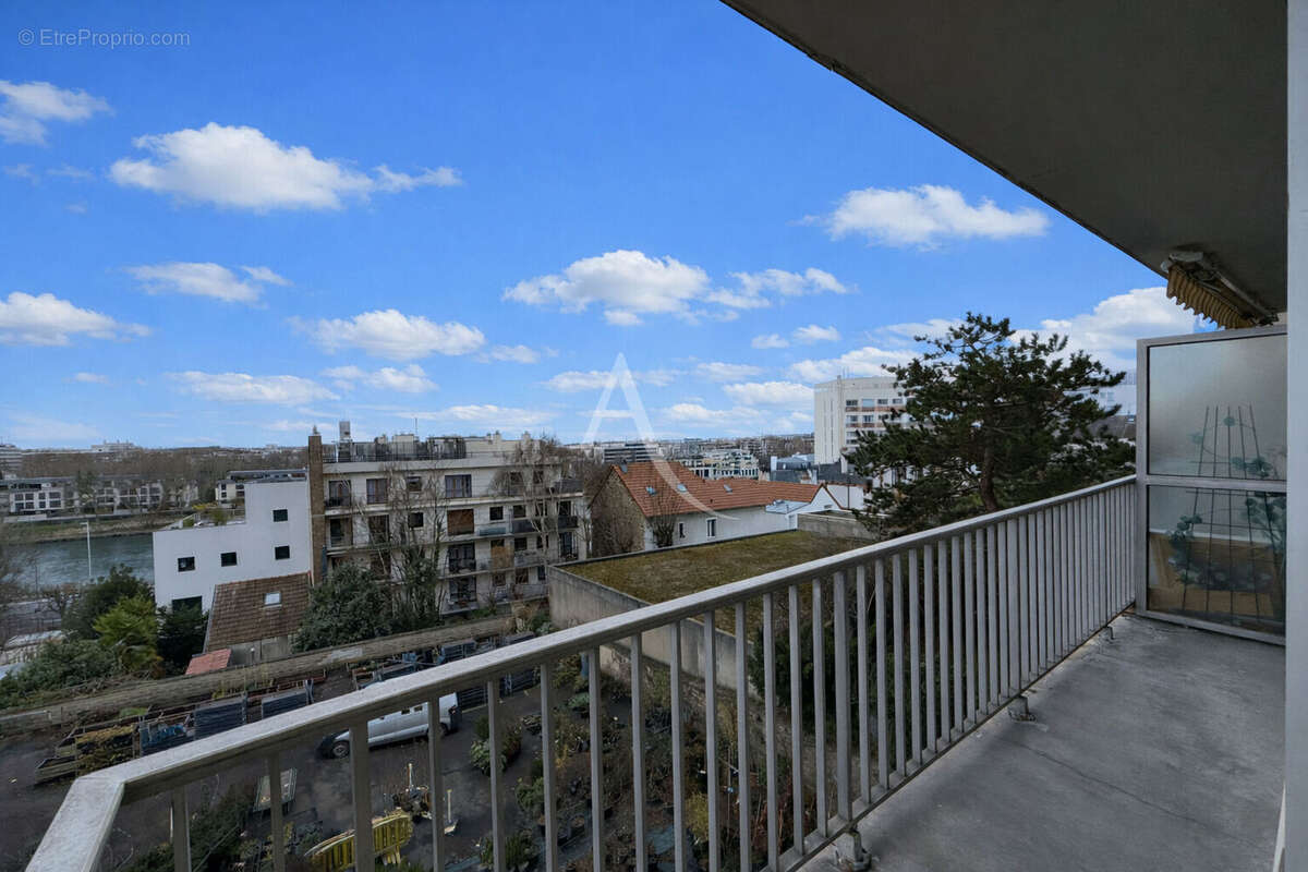 Appartement à COURBEVOIE