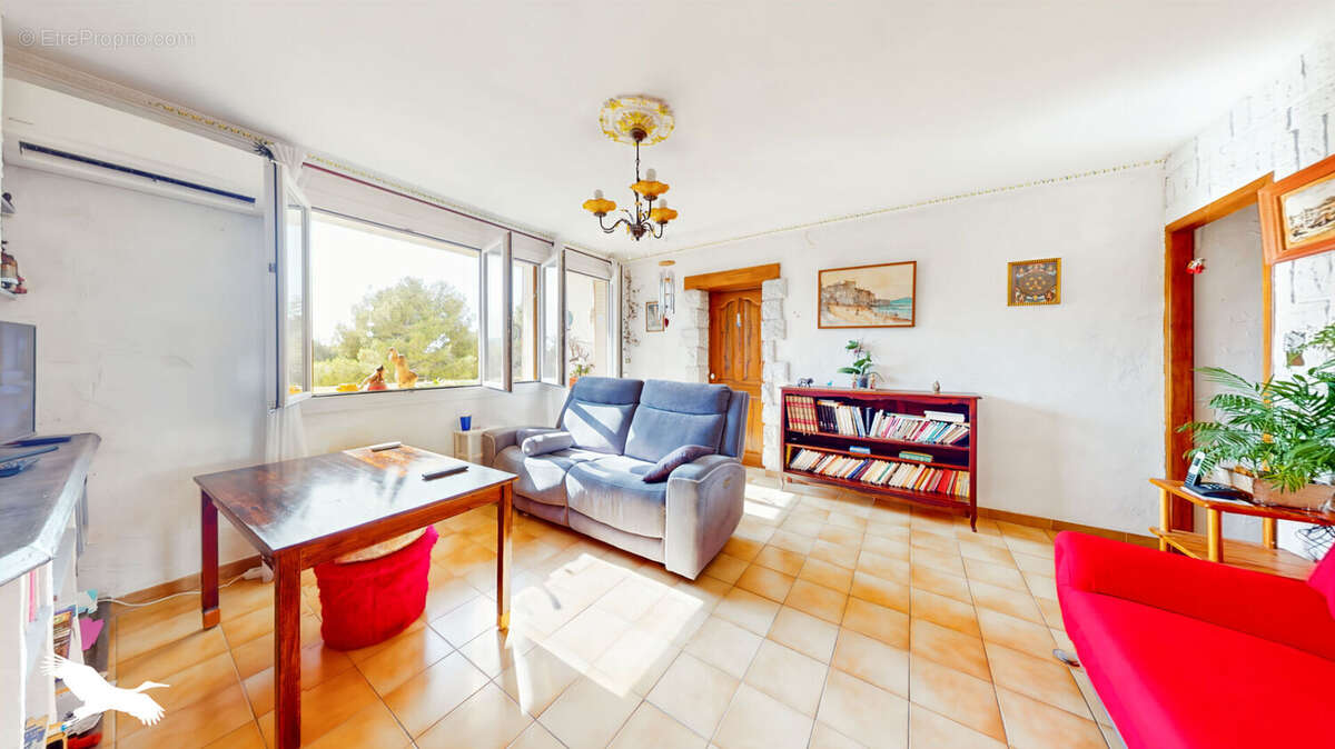 Appartement à MARSEILLE-9E