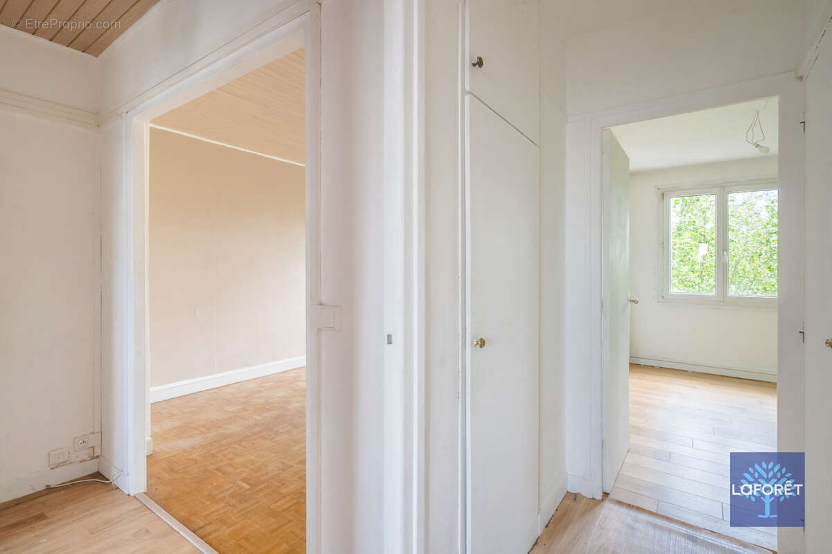 Appartement à LES PAVILLONS-SOUS-BOIS
