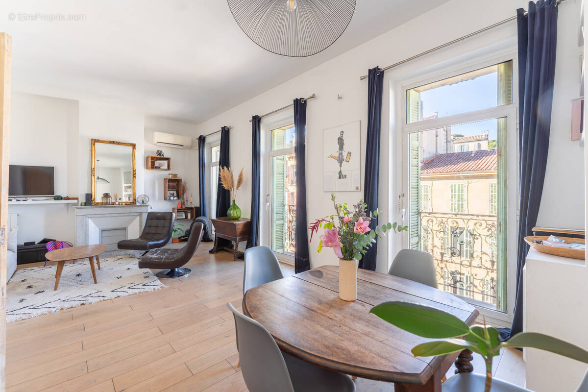 Appartement à MARSEILLE-6E