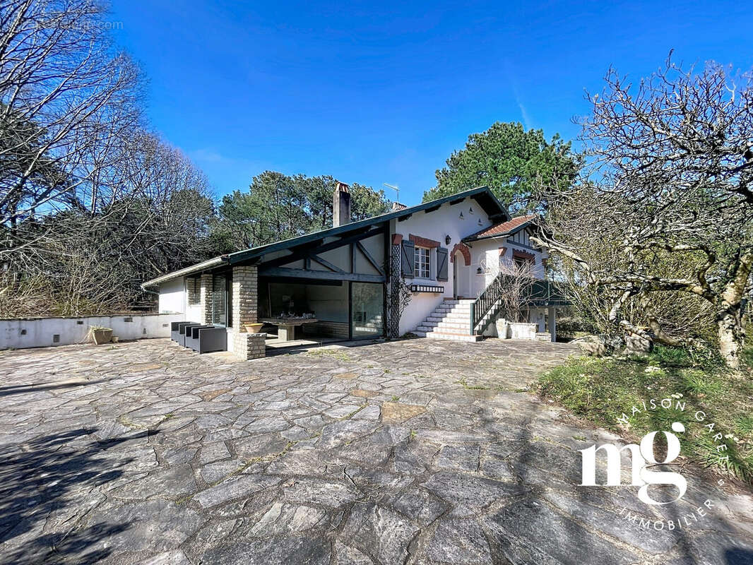 Maison 270 m² à Bidart  - photo 5