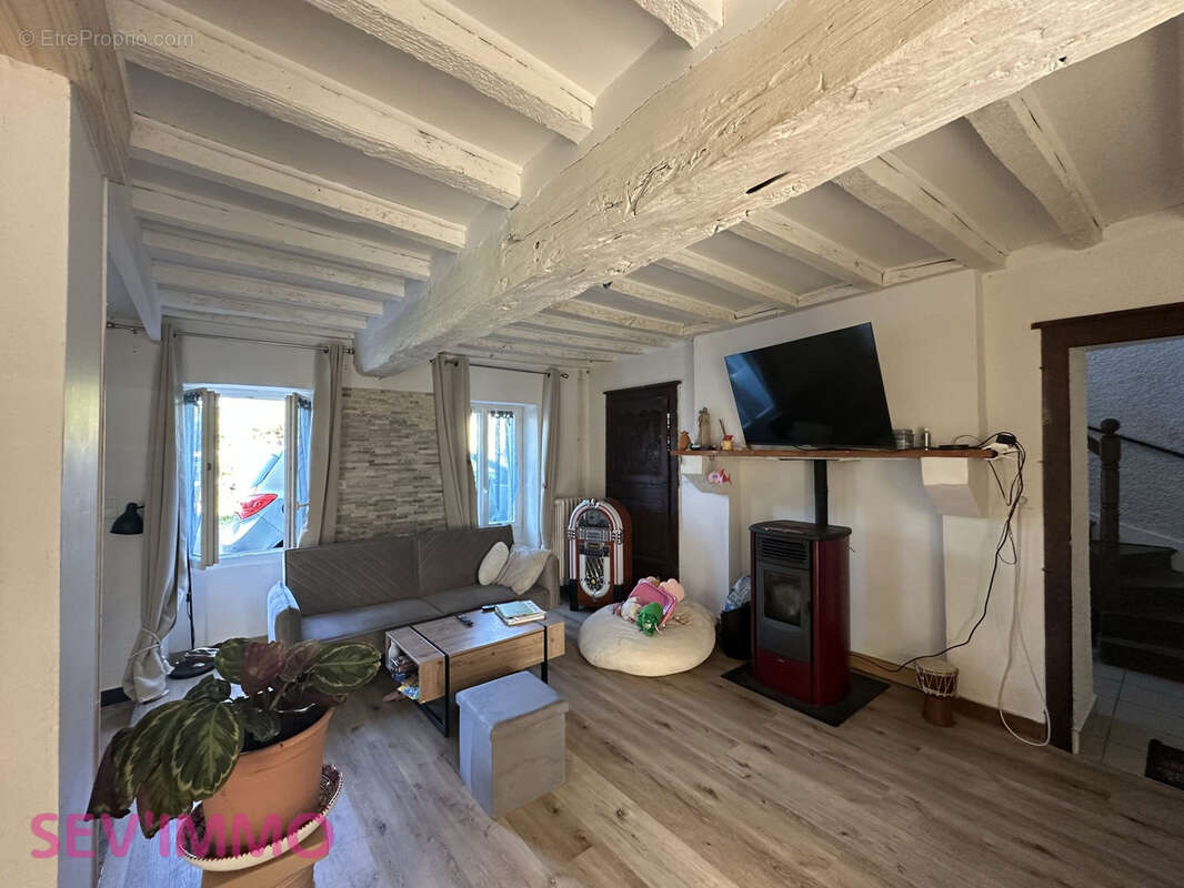 Maison à SAINT-GERAND-LE-PUY