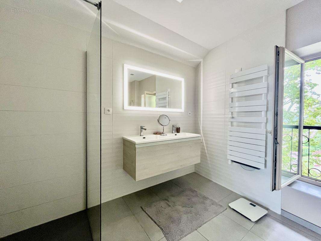 Appartement à DOMARIN