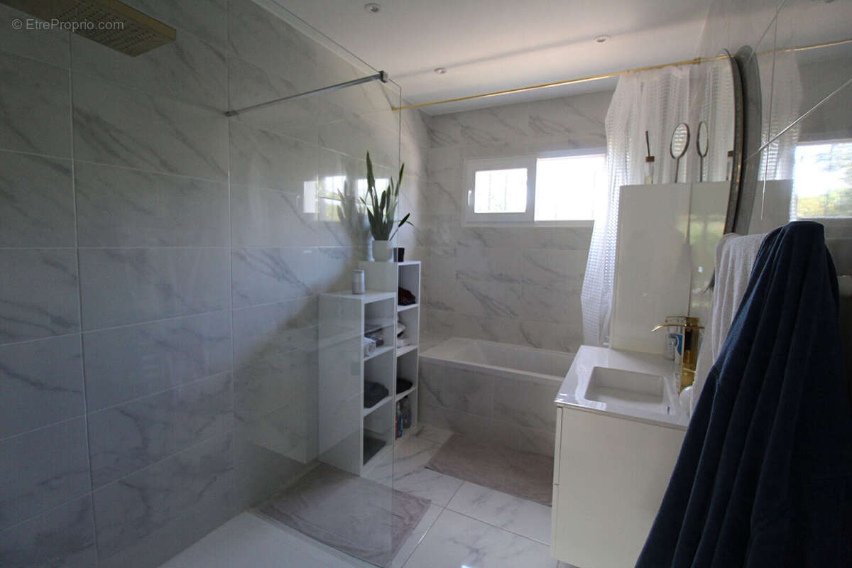 Maison à SAINT-MARTIN-DE-CRAU