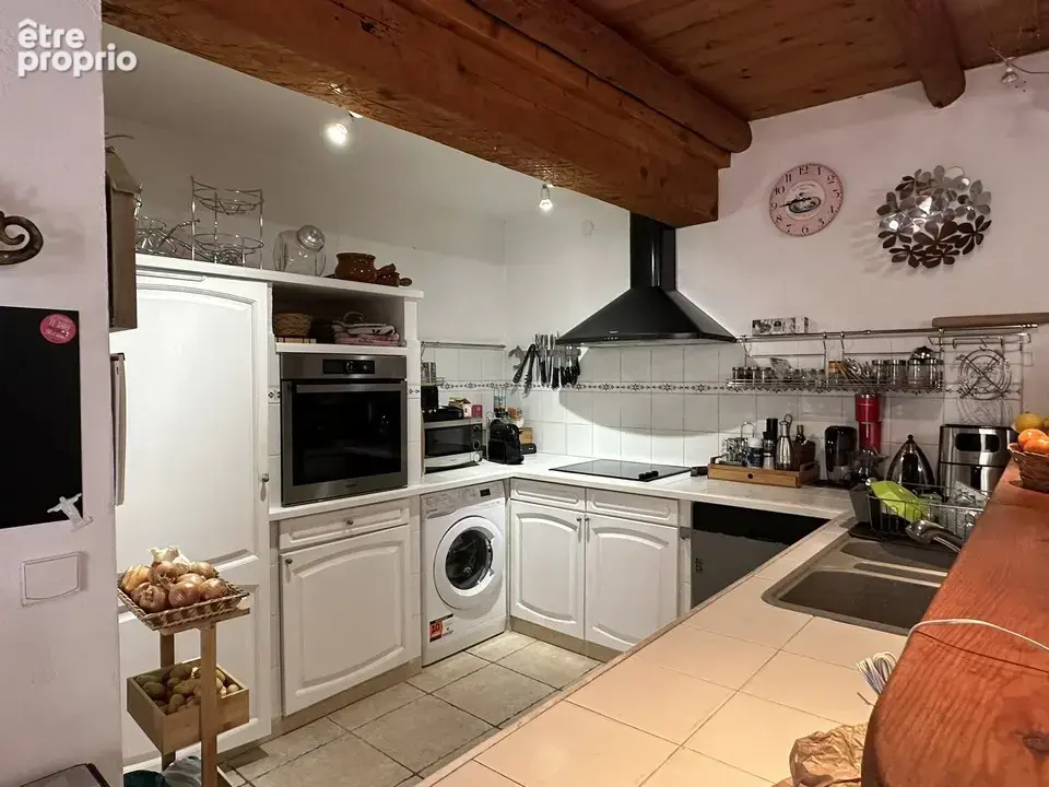 Villa 5 pièces de 128 m2 avec très grande terrasse, parking et terrains. - photo 8