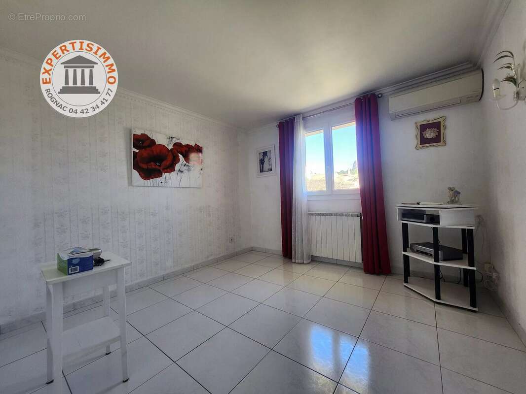 Vitrolles Maison T4 Plain Pied avec Garage - photo 21