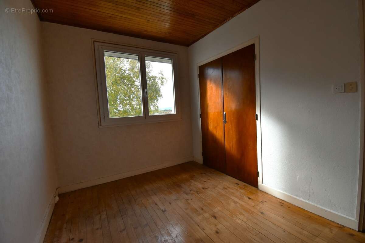 Maison à vendre 7 pièces SAINT AGREVE (07) - photo 12