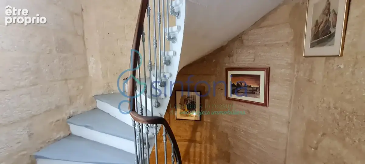 Remoulins maison de village en pierre de 280 m2  terrasses et cours idéal projet familial, gîtes ou investisse - photo 7