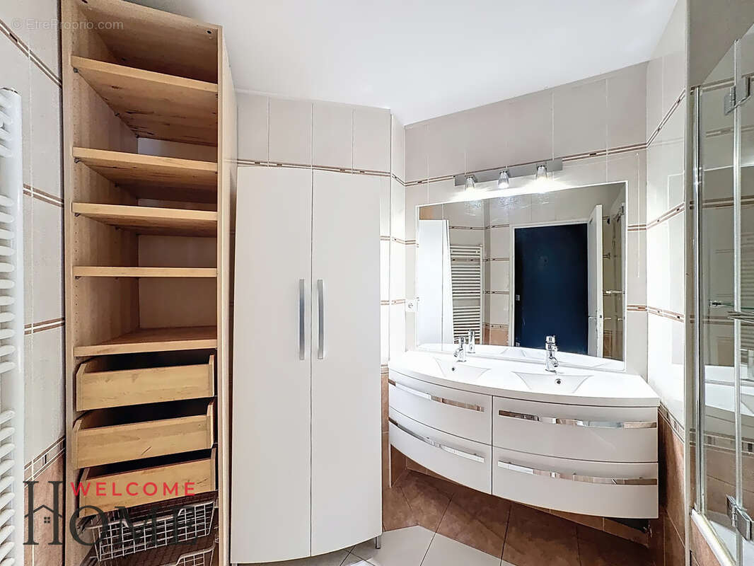 Appartement à LEVALLOIS-PERRET