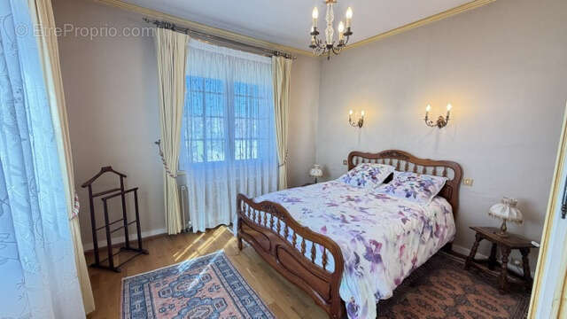 Belle maison ancienne avec grand terrain et garage double ! - photo 7