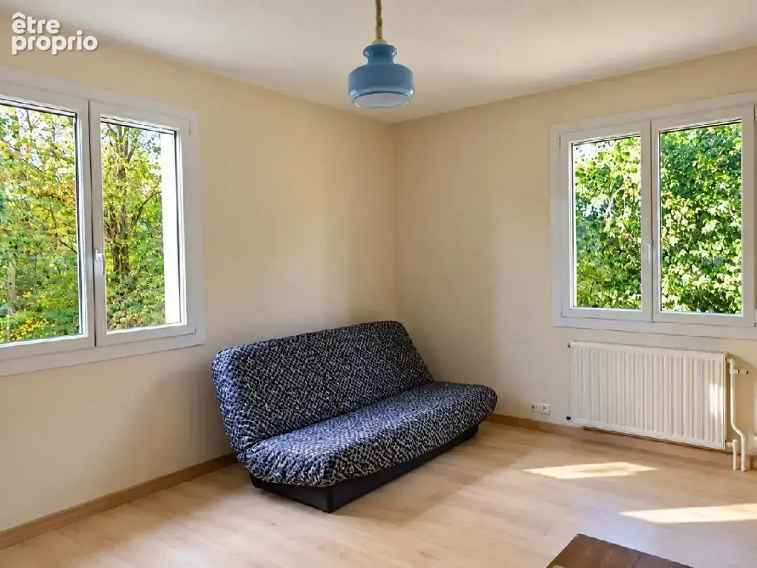 La fraîcheur d'un espace boisé, autour de cette maison offrant 200 m² de potentiel habitable grâce à un projet d'aménagement con - photo 6