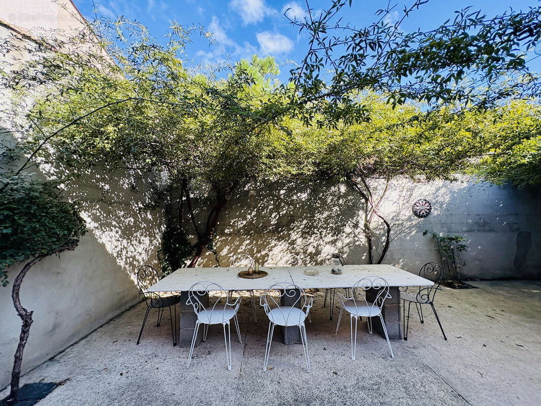 Proche Carcassonne, grande villa 6 pièces, terrain 1700m2 - photo 5