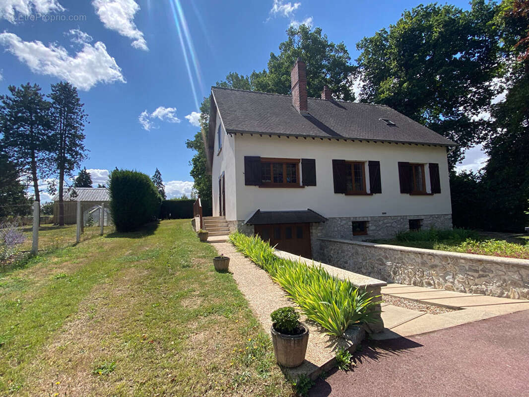 Maison à DAMVILLE
