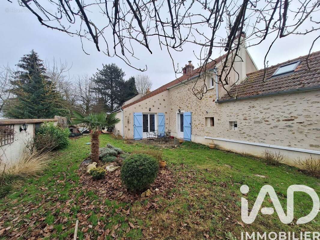 Maison 125 m² à Saint-Germain-Sous-Doue  - photo 2