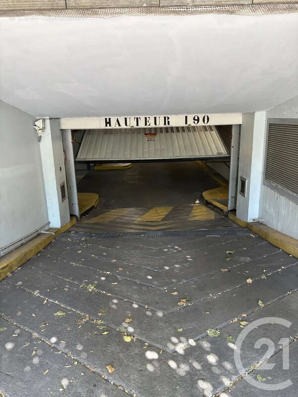 Parking à PARIS-12E