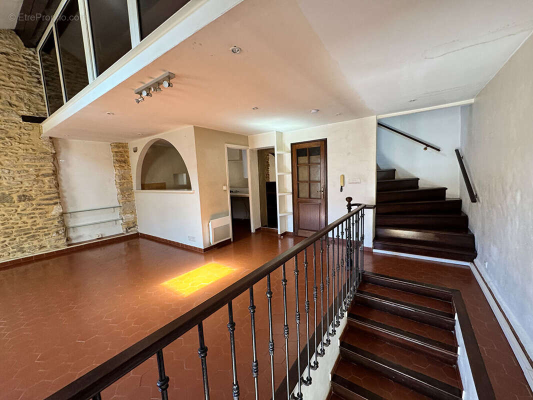 Appartement à L'ISLE-SUR-LA-SORGUE