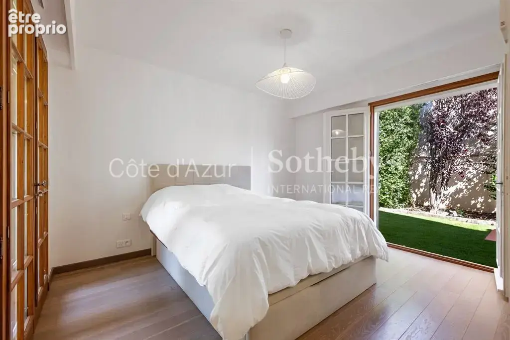 Cannes La Californie, demeure néo normande de six chambres avec piscine - photo 17