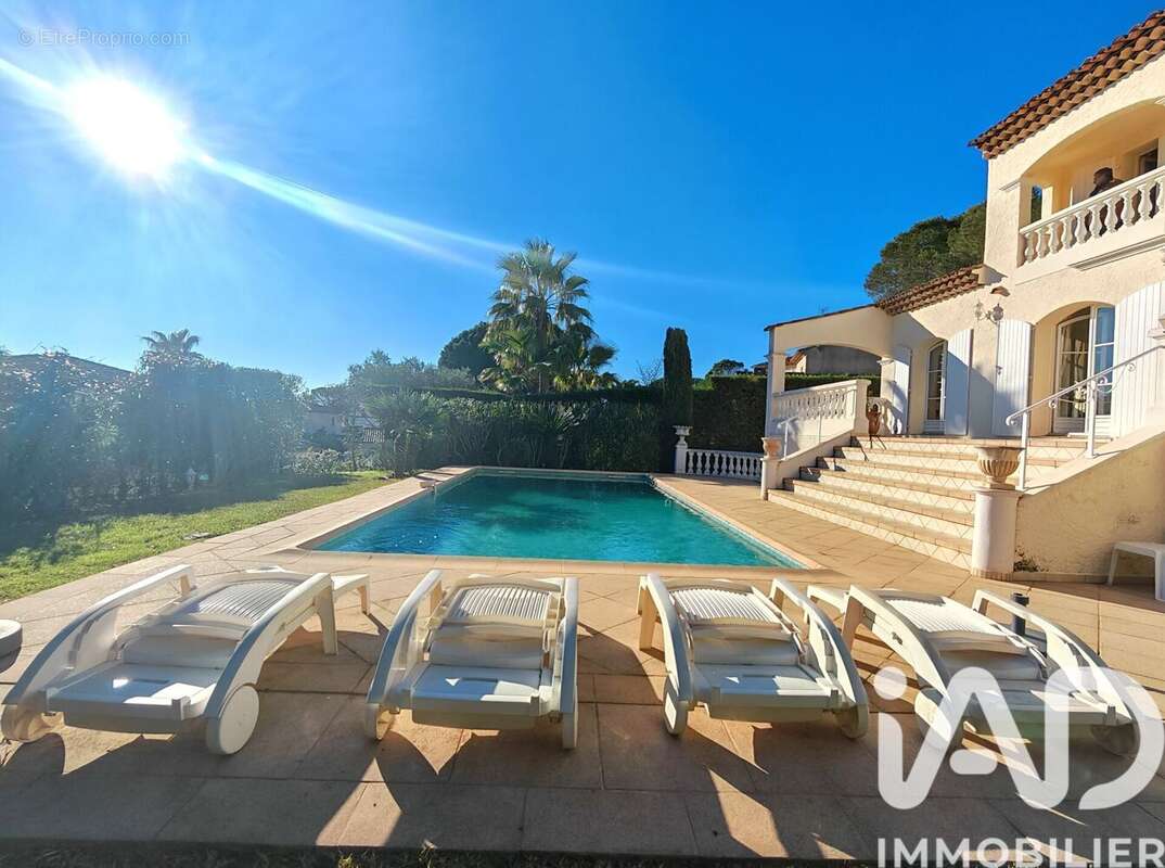 Photo 3 - Maison à SAINT-RAPHAEL