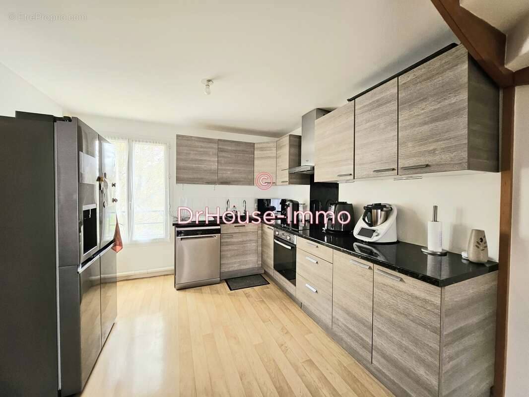 Appartement à SAVIGNY-LE-TEMPLE