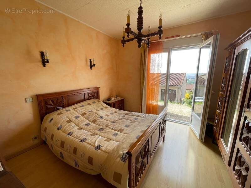 Maison à DECAZEVILLE