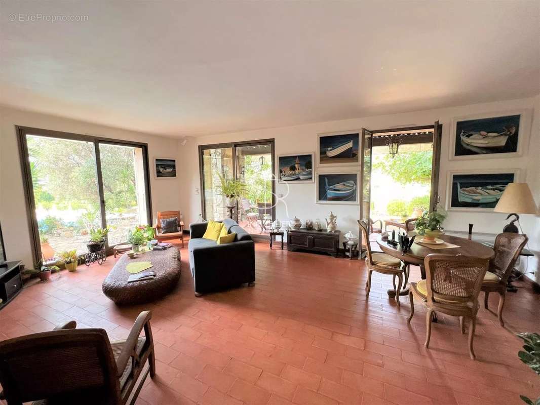 Maison à VILLENEUVE-LOUBET