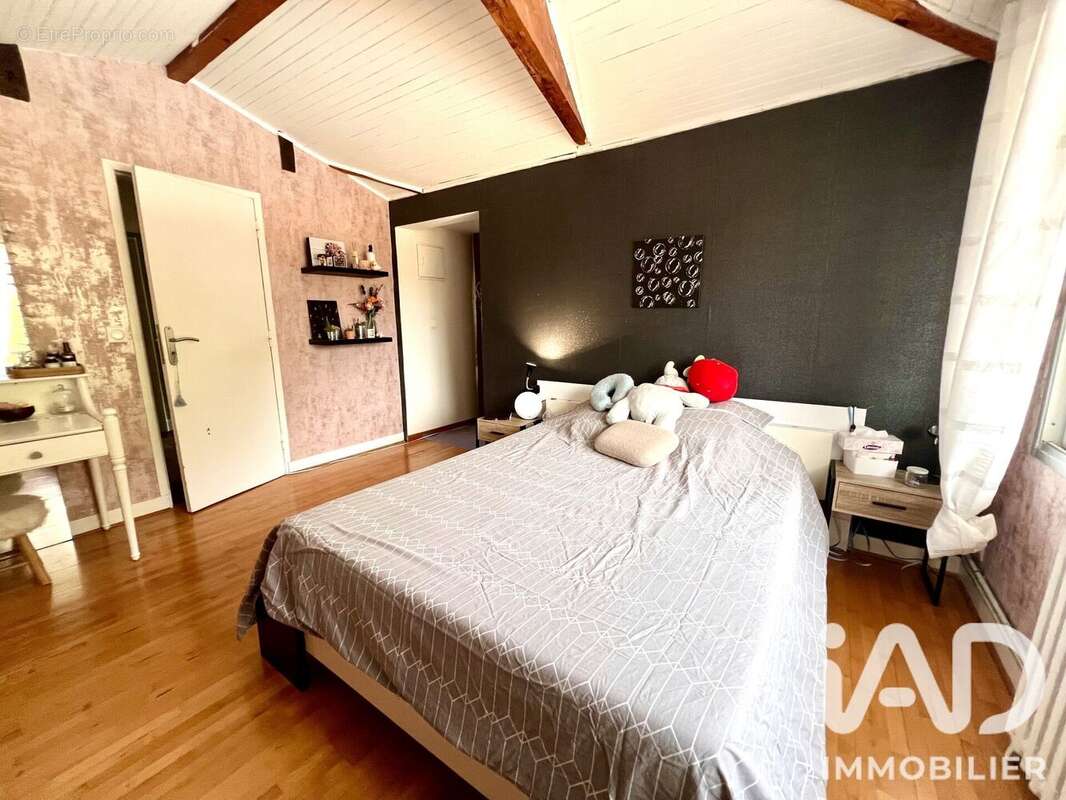Maison 201 m² à Belin-Beliet  - photo 9