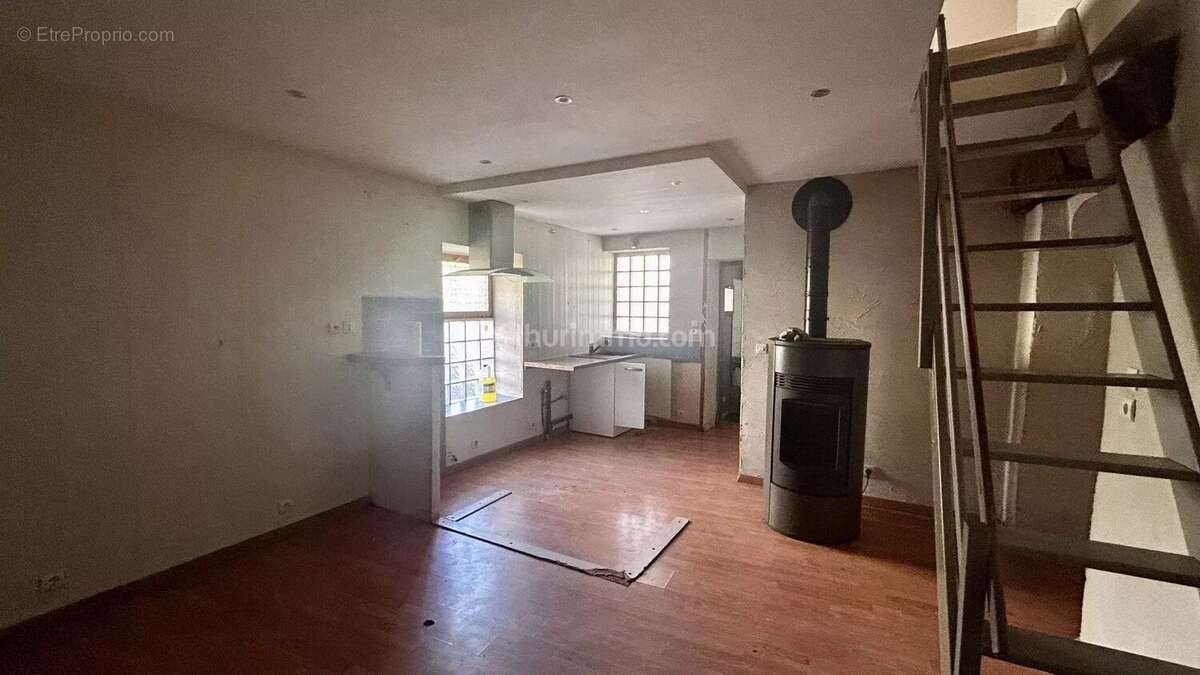 Maison à BOUVESSE-QUIRIEU