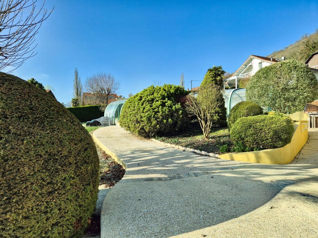 Maison à YENNE