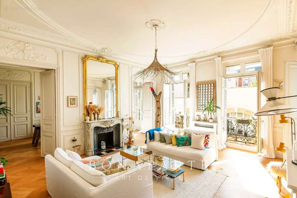 Appartement à PARIS-10E