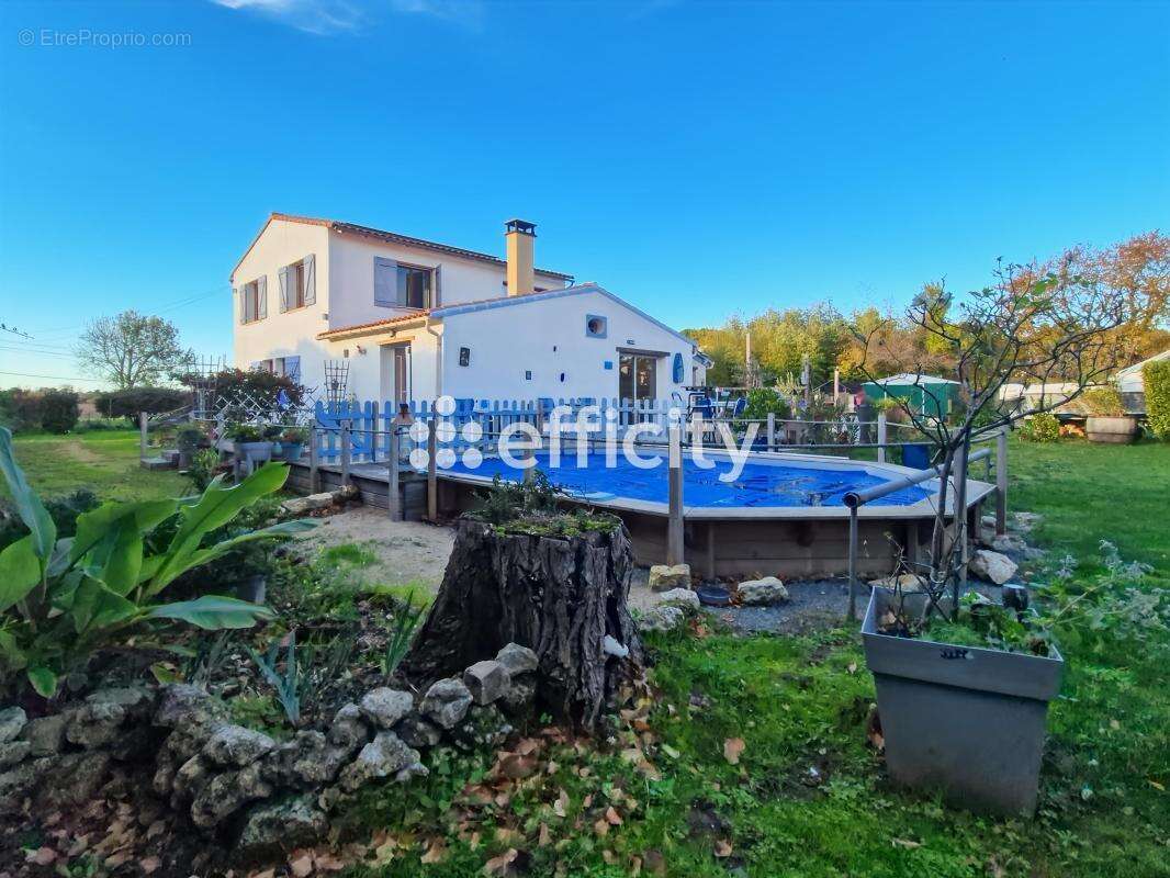 Maison à PORT-DES-BARQUES