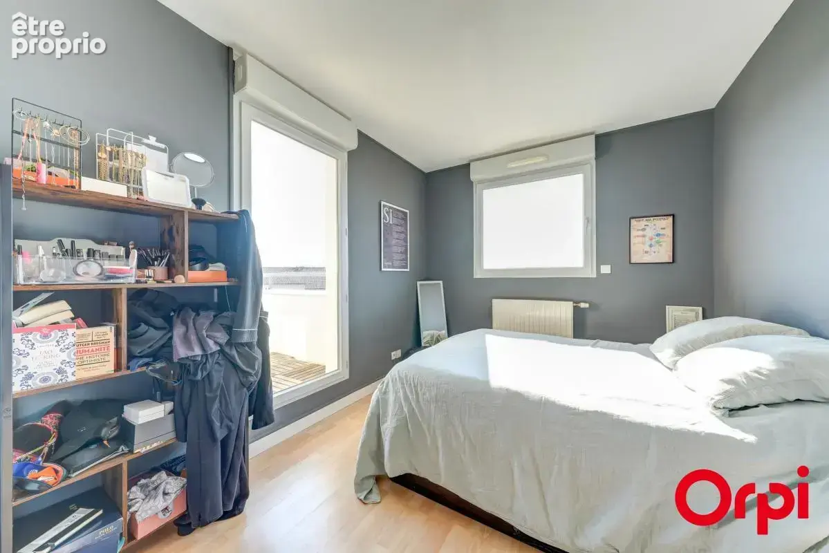 Appartement T4 de 90 m2 au dernier étage - terrasse de 34,10 m2 avec trois orientations - photo 11