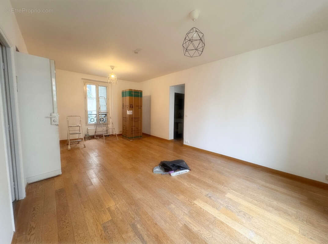 Appartement à LA GARENNE-COLOMBES