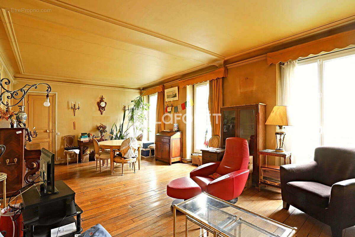 Appartement à PARIS-14E