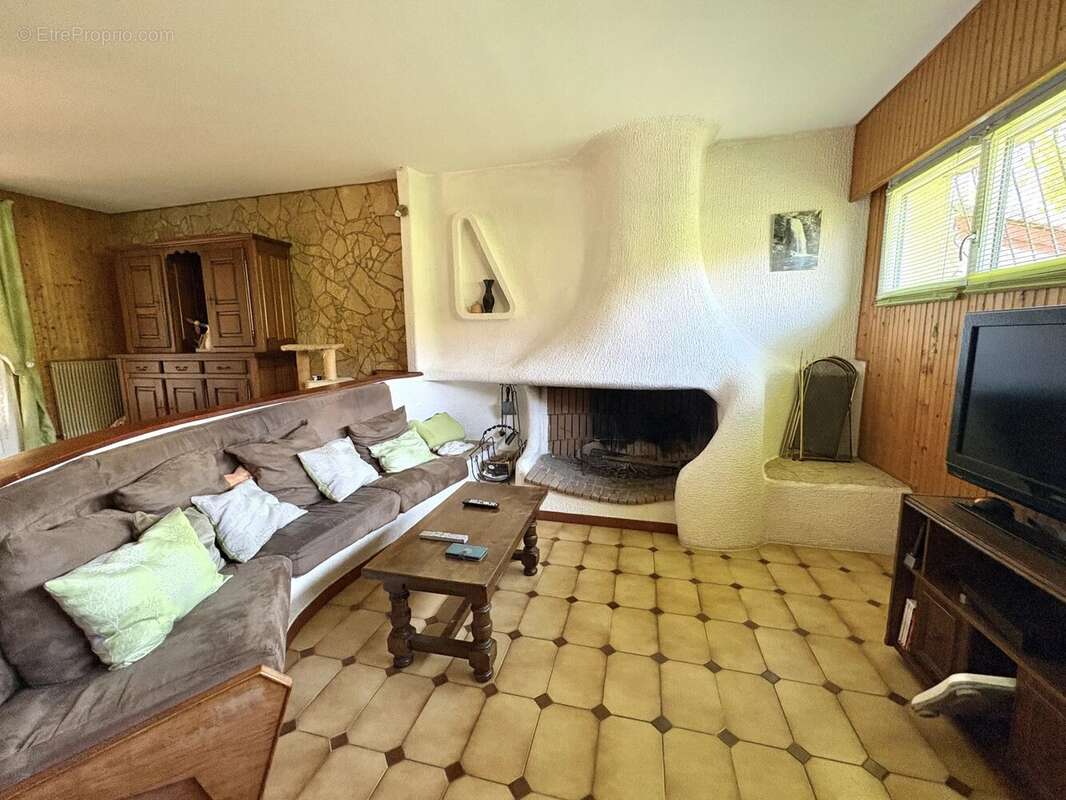 Maison à LA SALVETAT-SAINT-GILLES