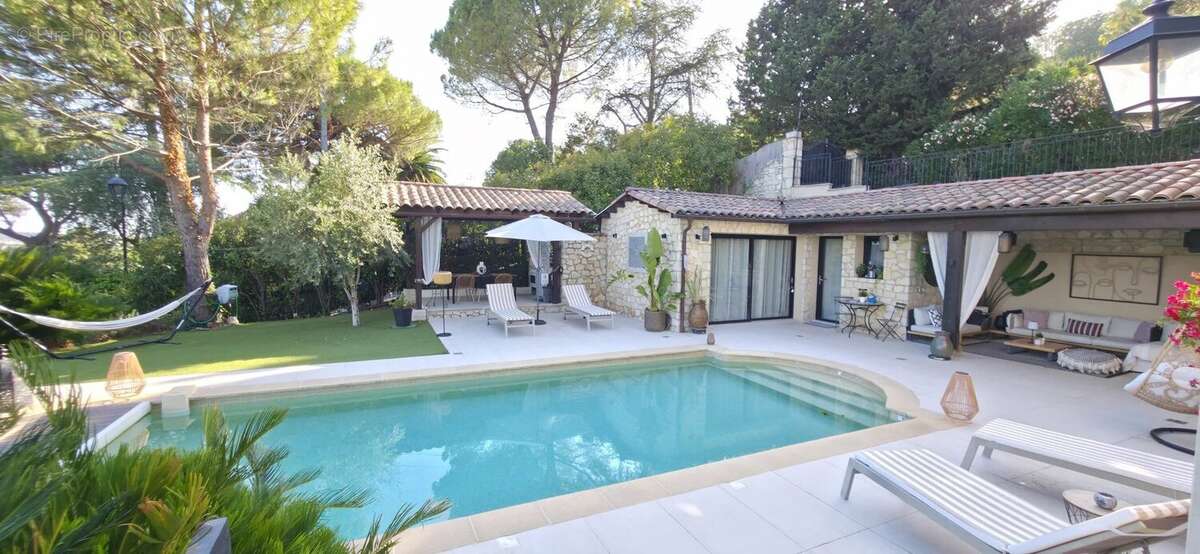 Maison à MOUGINS