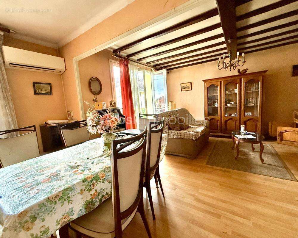 Maison à DECINES-CHARPIEU