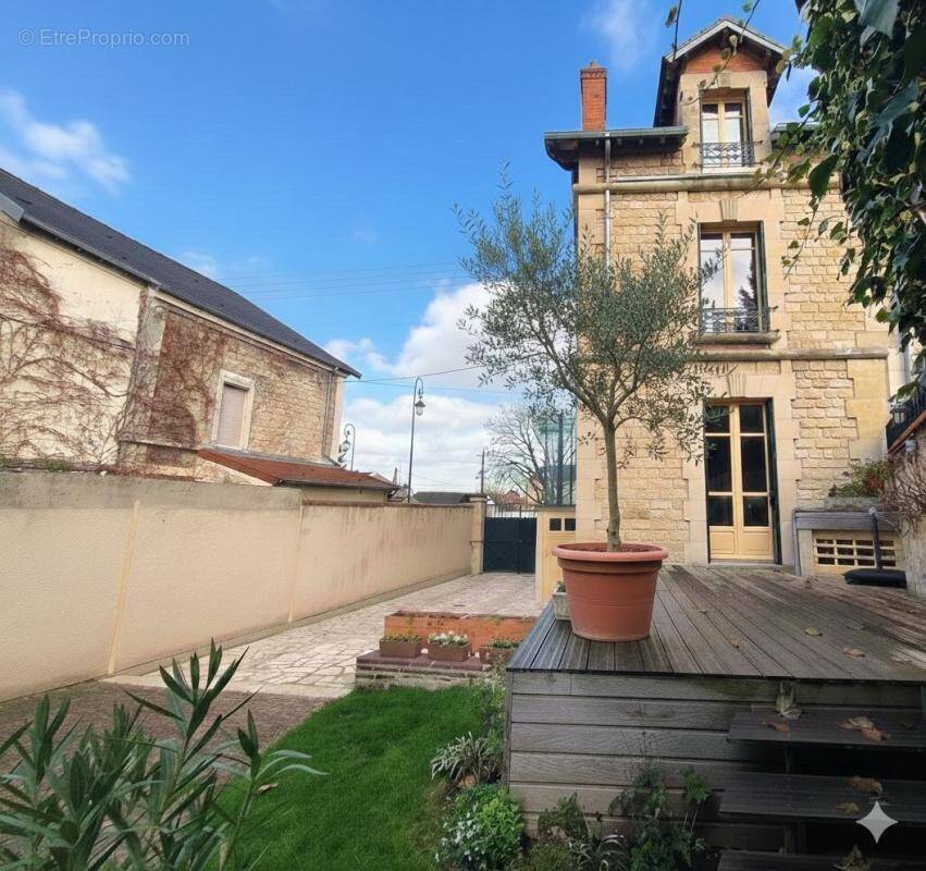 Maison à L'ISLE-ADAM