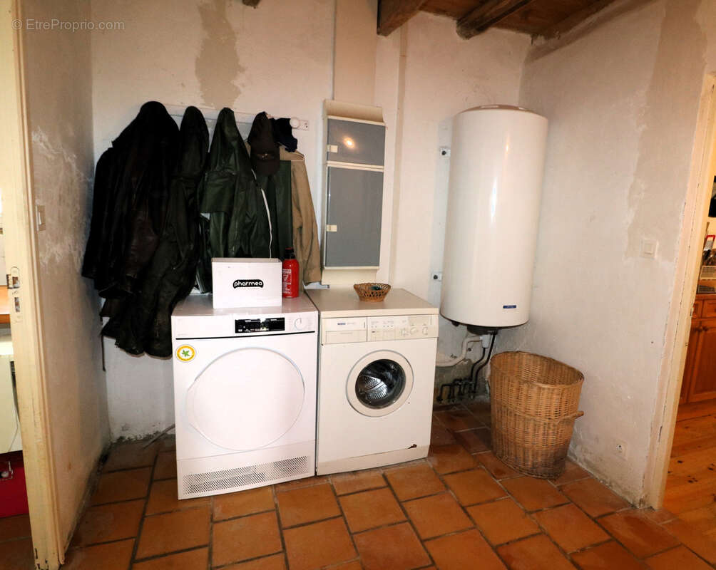 Maison à MONLEON-MAGNOAC