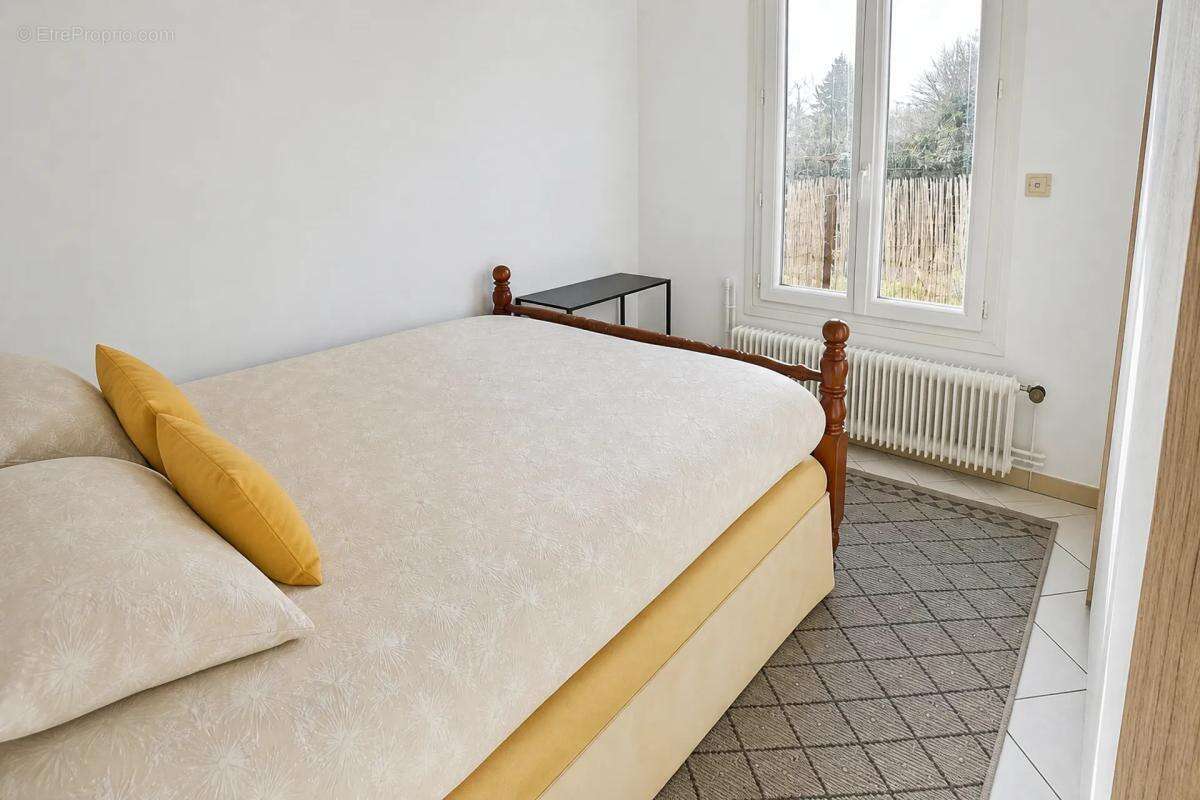 Maison rénovée 100 m² avec jardin et parking - photo 7