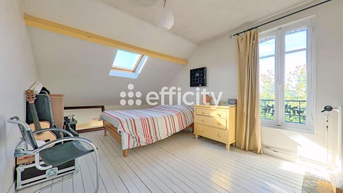 Maison à CHENNEVIERES-SUR-MARNE