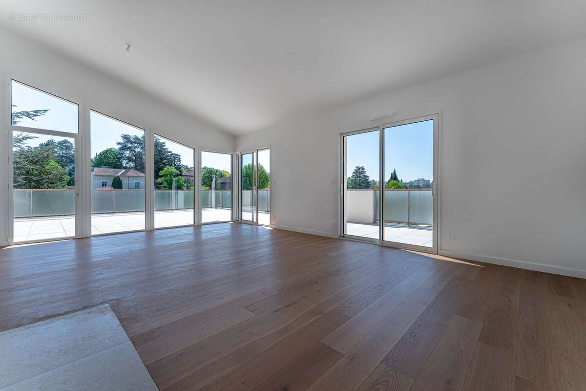 Appartement à SAINTE-FOY-LES-LYON
